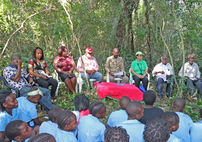 Comemoração do Dia Internacional das Florestas no âmbito de monitoria de parcelas permanentes, distrito de Bilene